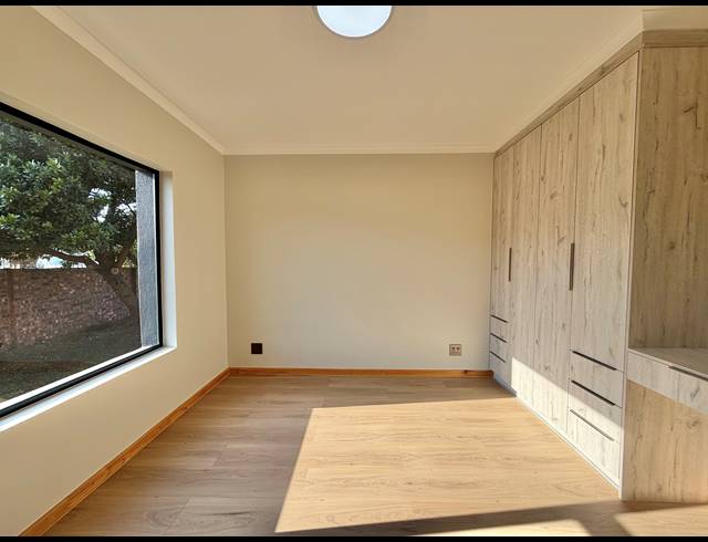 4 BEDROOM HOUSE FOR SALE IN ASTON BAY